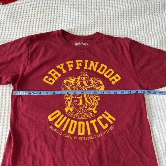 Harry Potter Large Red Graphic T-Shirt Gryffindor Quidditch House Wizard Tee - Picture 4 of 6